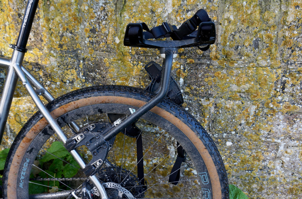 Fitting pannier outlet rack